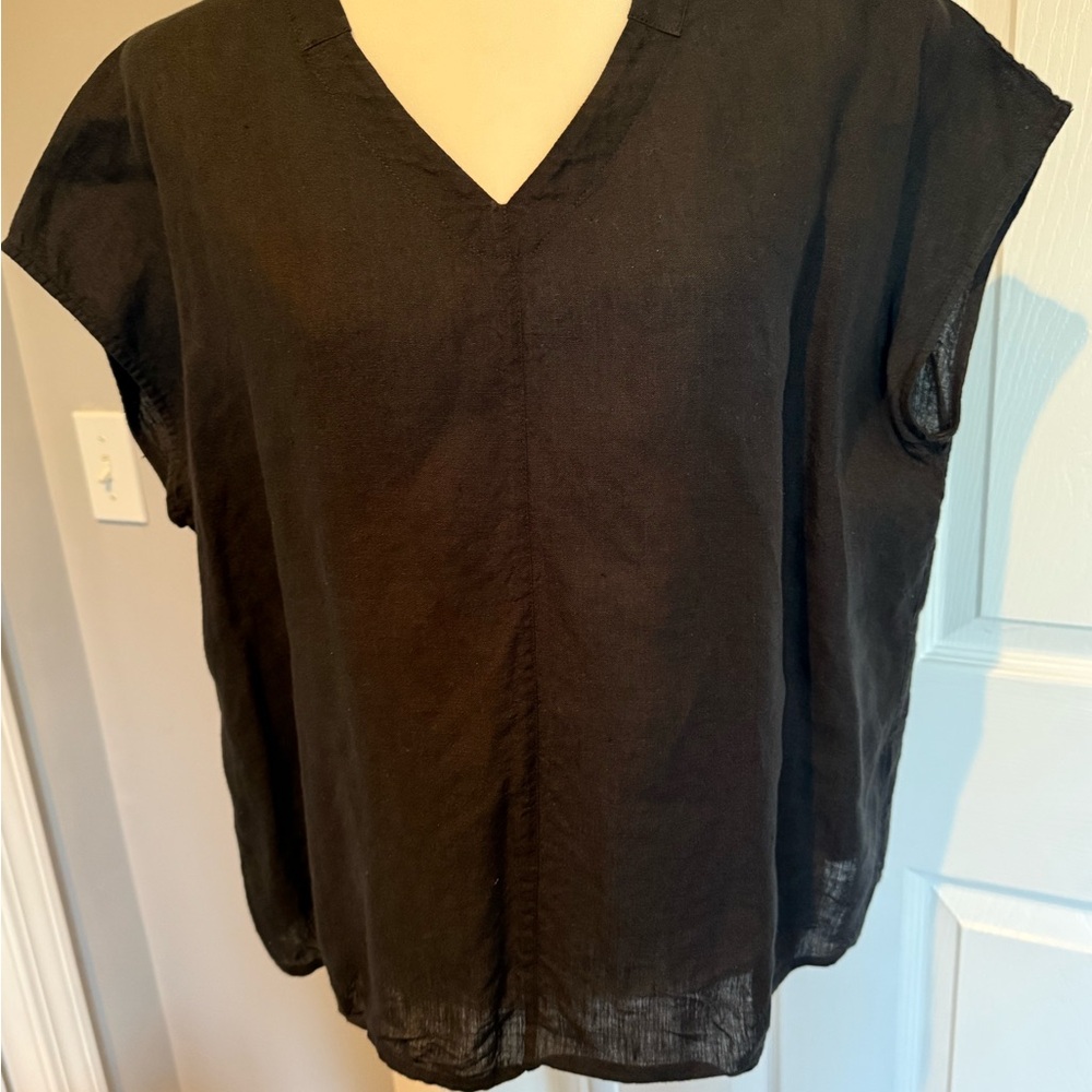 Classic Black Linen Women's Vneck Top